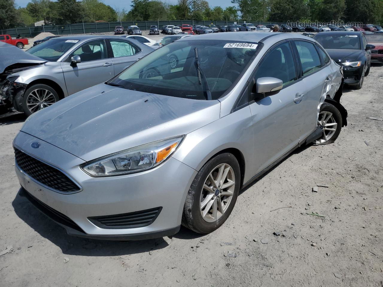 2016 Ford Focus Se Серебряный vin: 1FADP3F2XGL281049