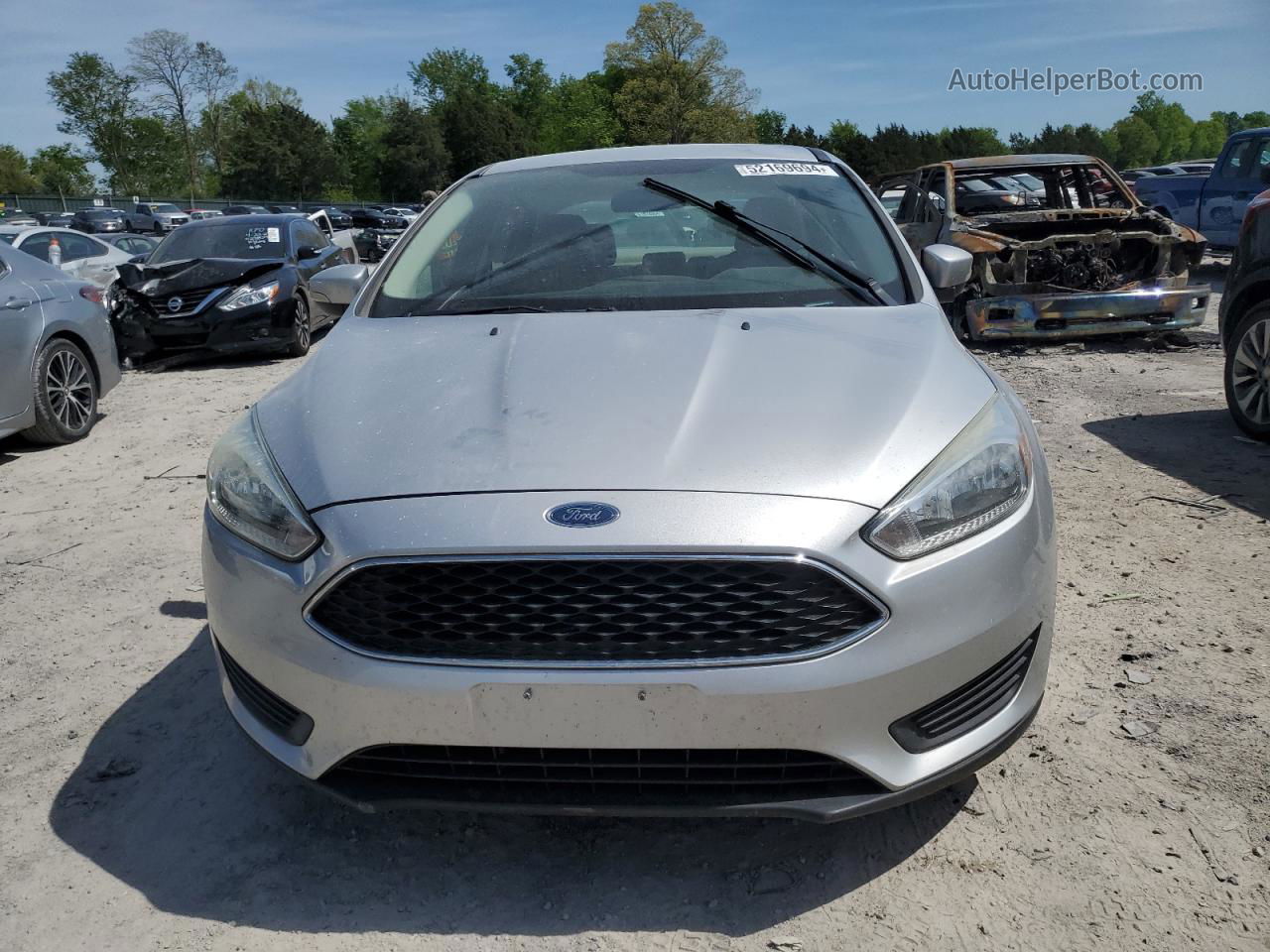 2016 Ford Focus Se Серебряный vin: 1FADP3F2XGL281049