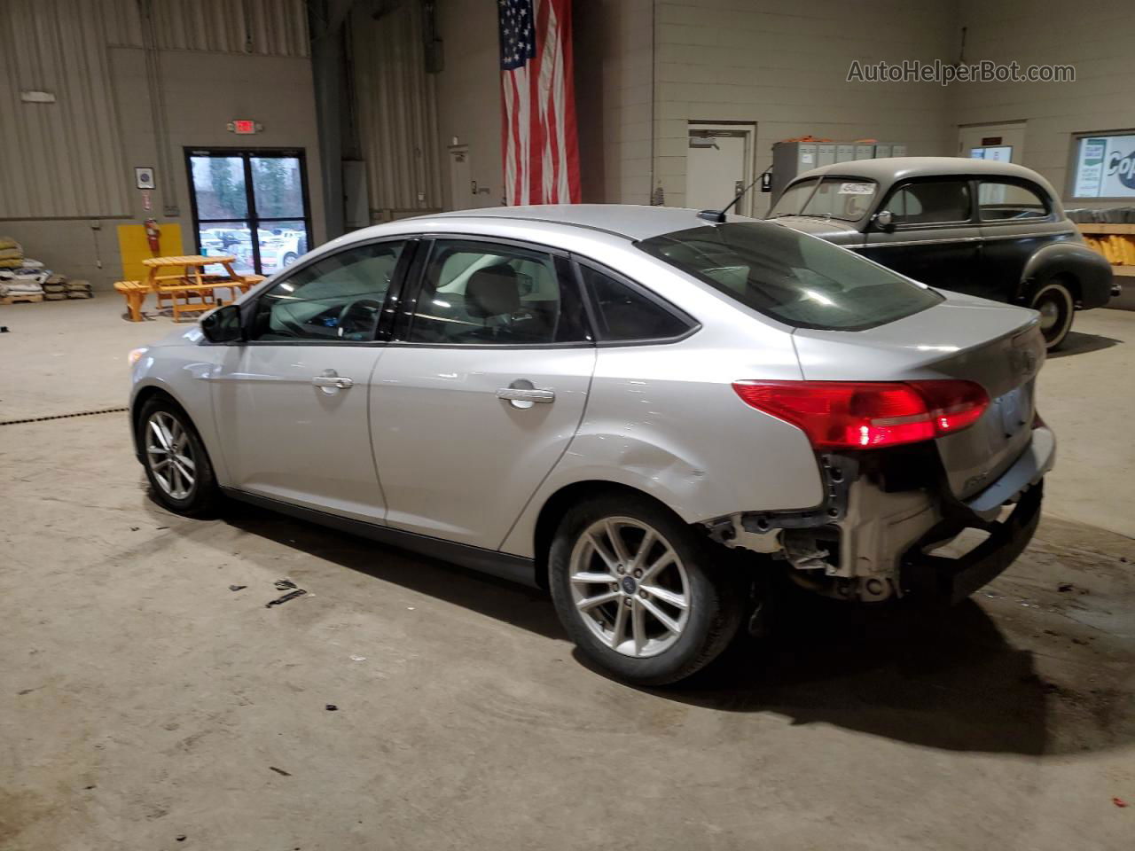 2017 Ford Focus Se Silver vin: 1FADP3F2XHL252040