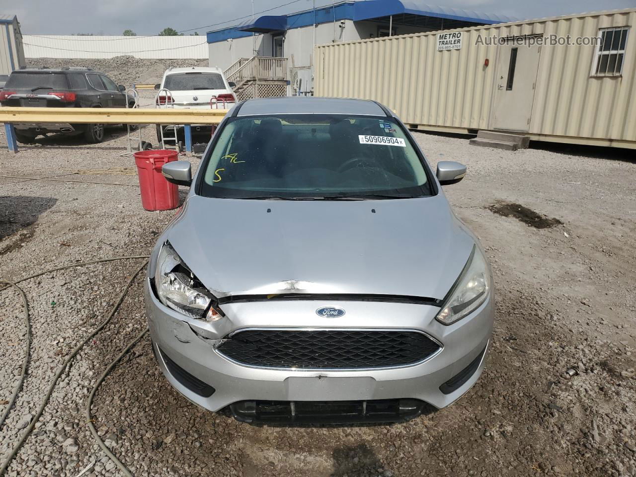 2017 Ford Focus Se Серебряный vin: 1FADP3F2XHL256332