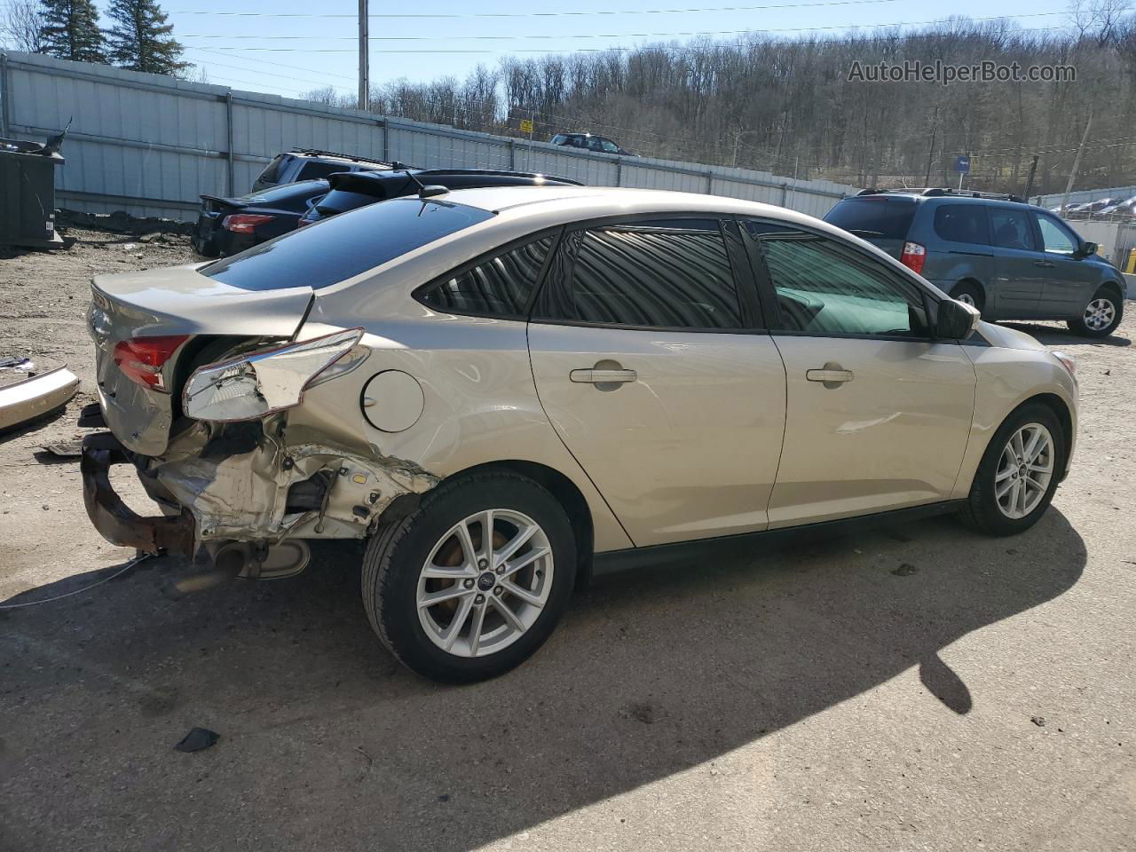 2017 Ford Focus Se Gold vin: 1FADP3F2XHL275981