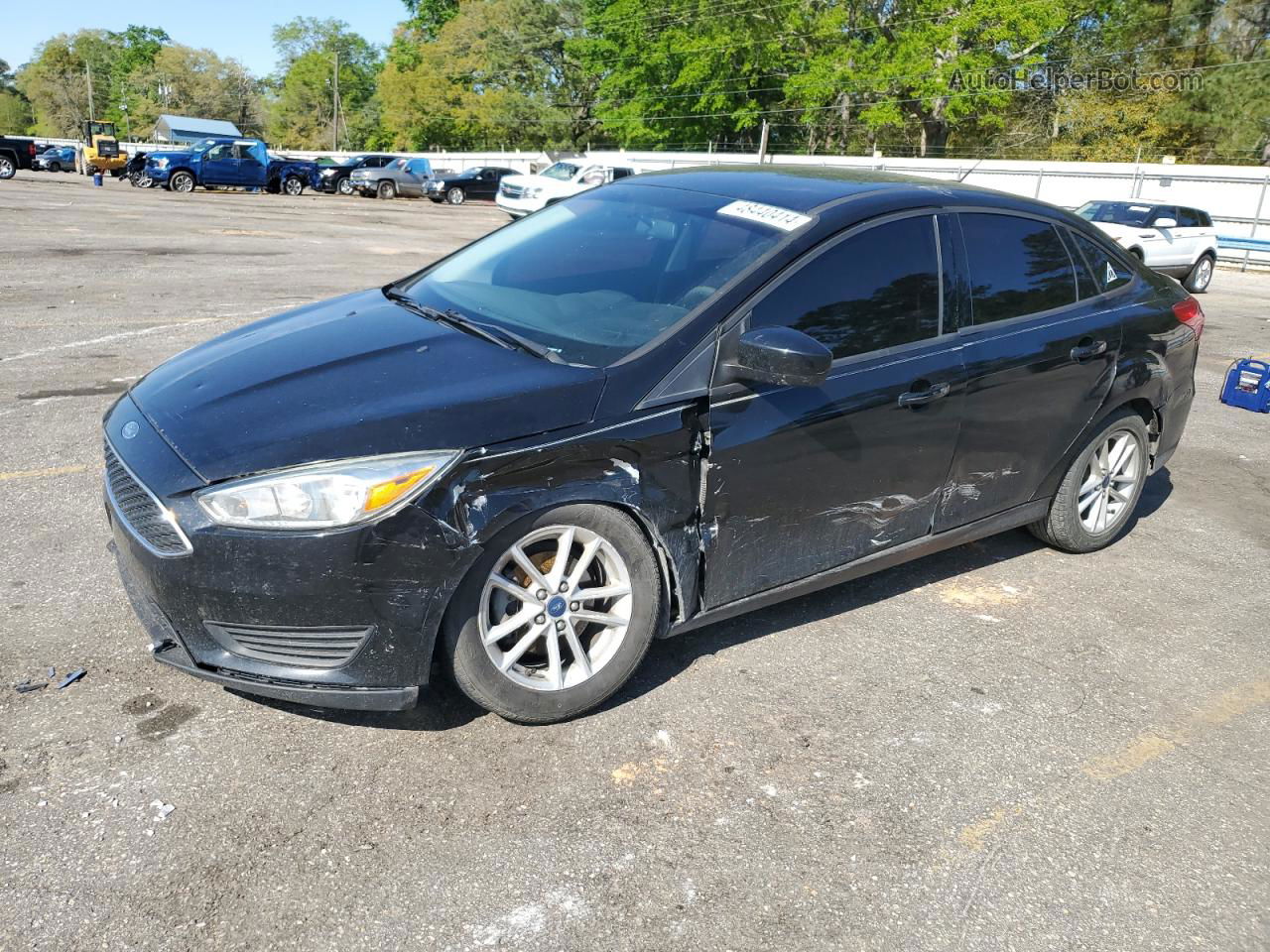 2018 Ford Focus Se Черный vin: 1FADP3F2XJL206181