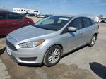 2018 Ford Focus Se Серебряный vin: 1FADP3F2XJL284797