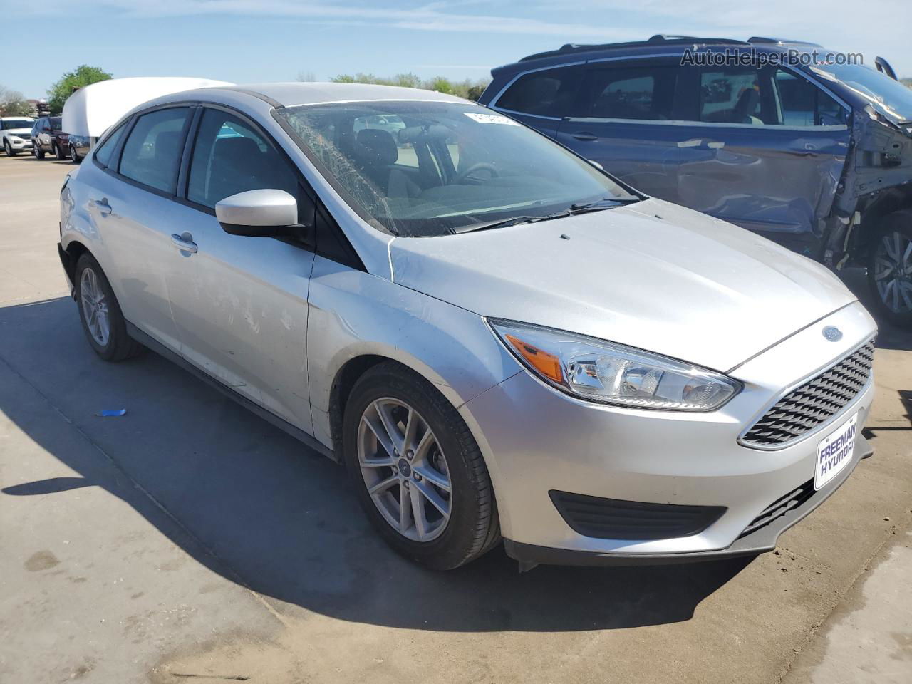 2018 Ford Focus Se Серебряный vin: 1FADP3F2XJL284797