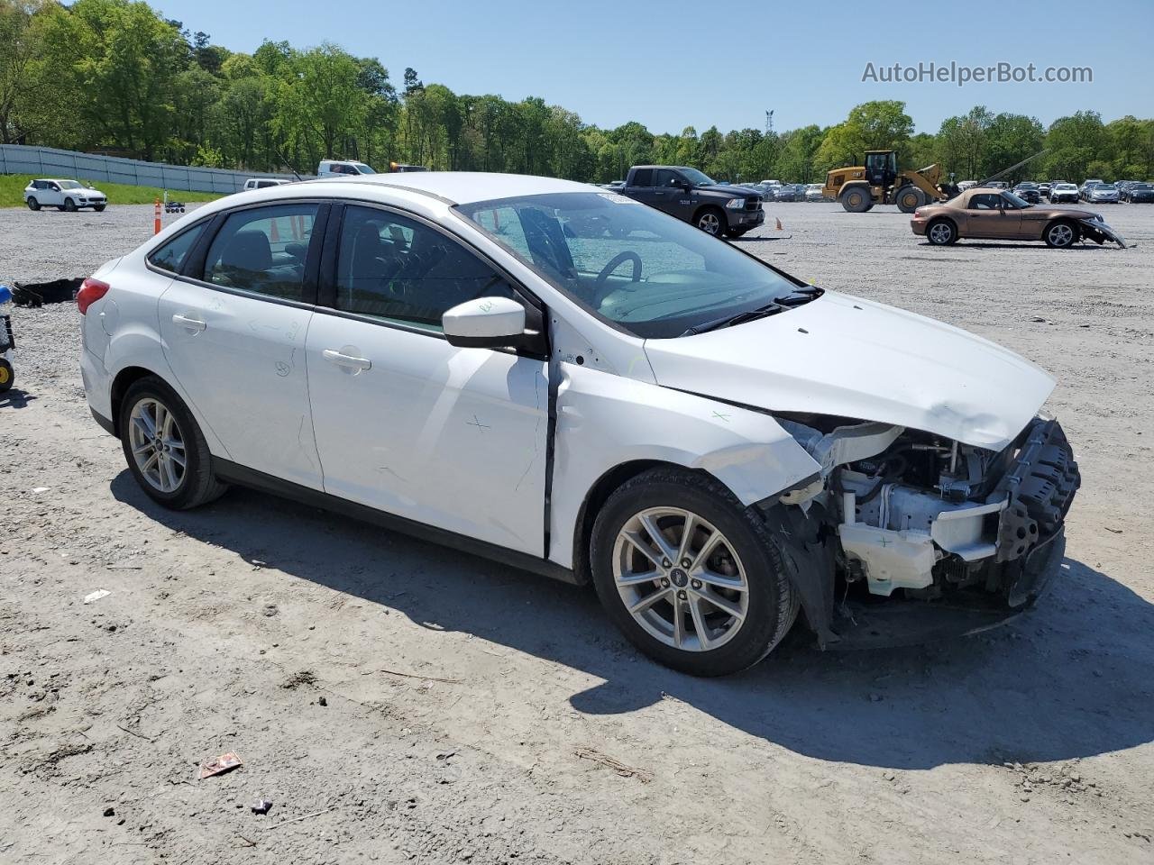 2018 Ford Focus Se White vin: 1FADP3F2XJL324764