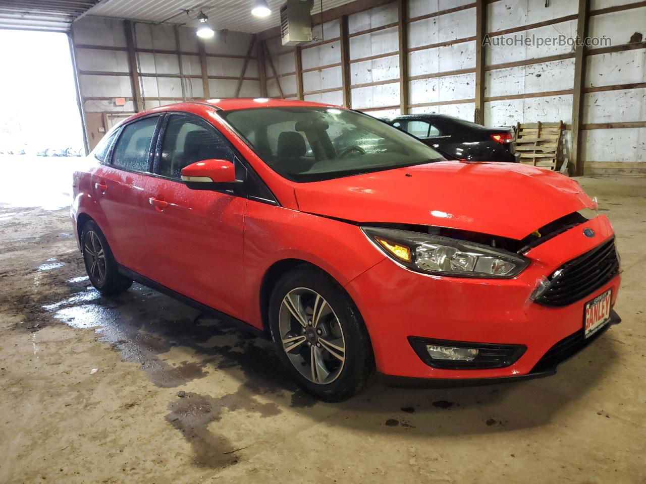 2017 Ford Focus Se Red vin: 1FADP3FE1HL275975