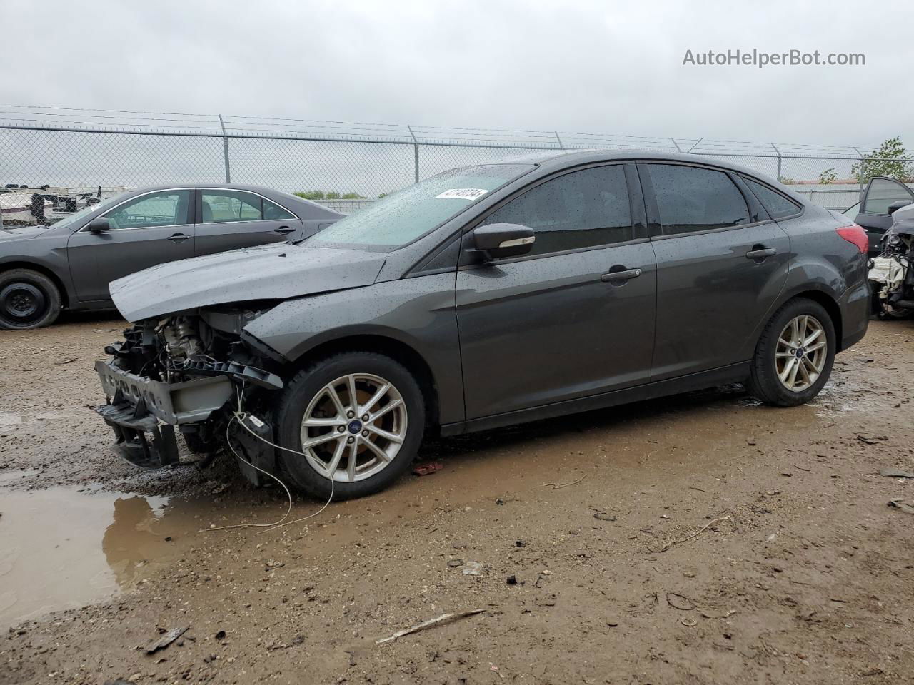 2017 Ford Focus Se Gray vin: 1FADP3FE1HL330280