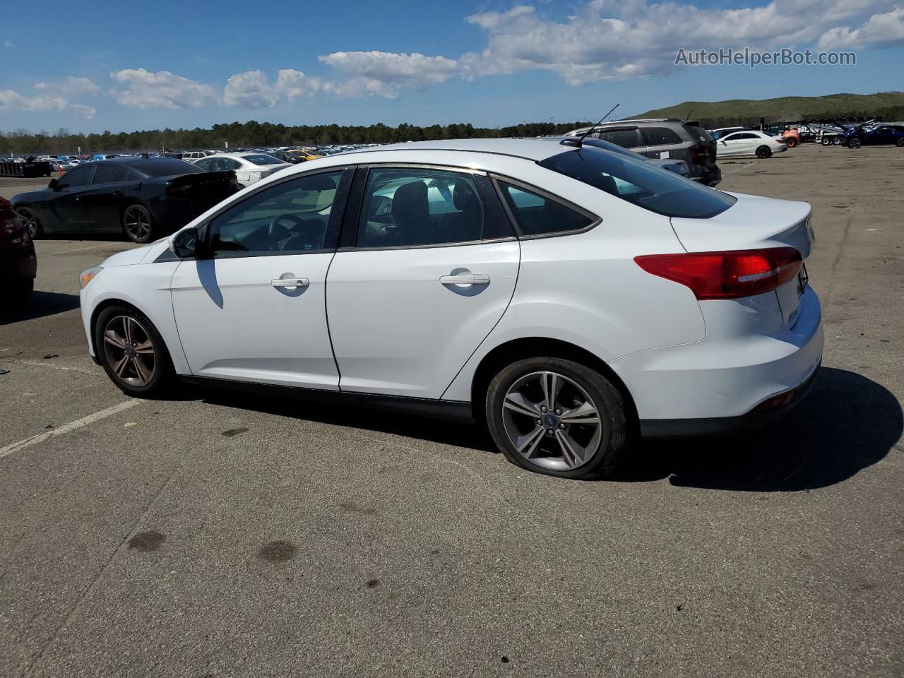 2017 Ford Focus Se White vin: 1FADP3FE2HL250762