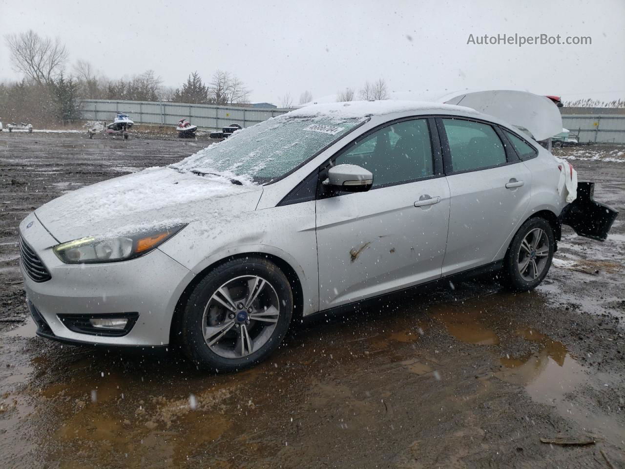 2017 Ford Focus Se Silver vin: 1FADP3FE2HL302651