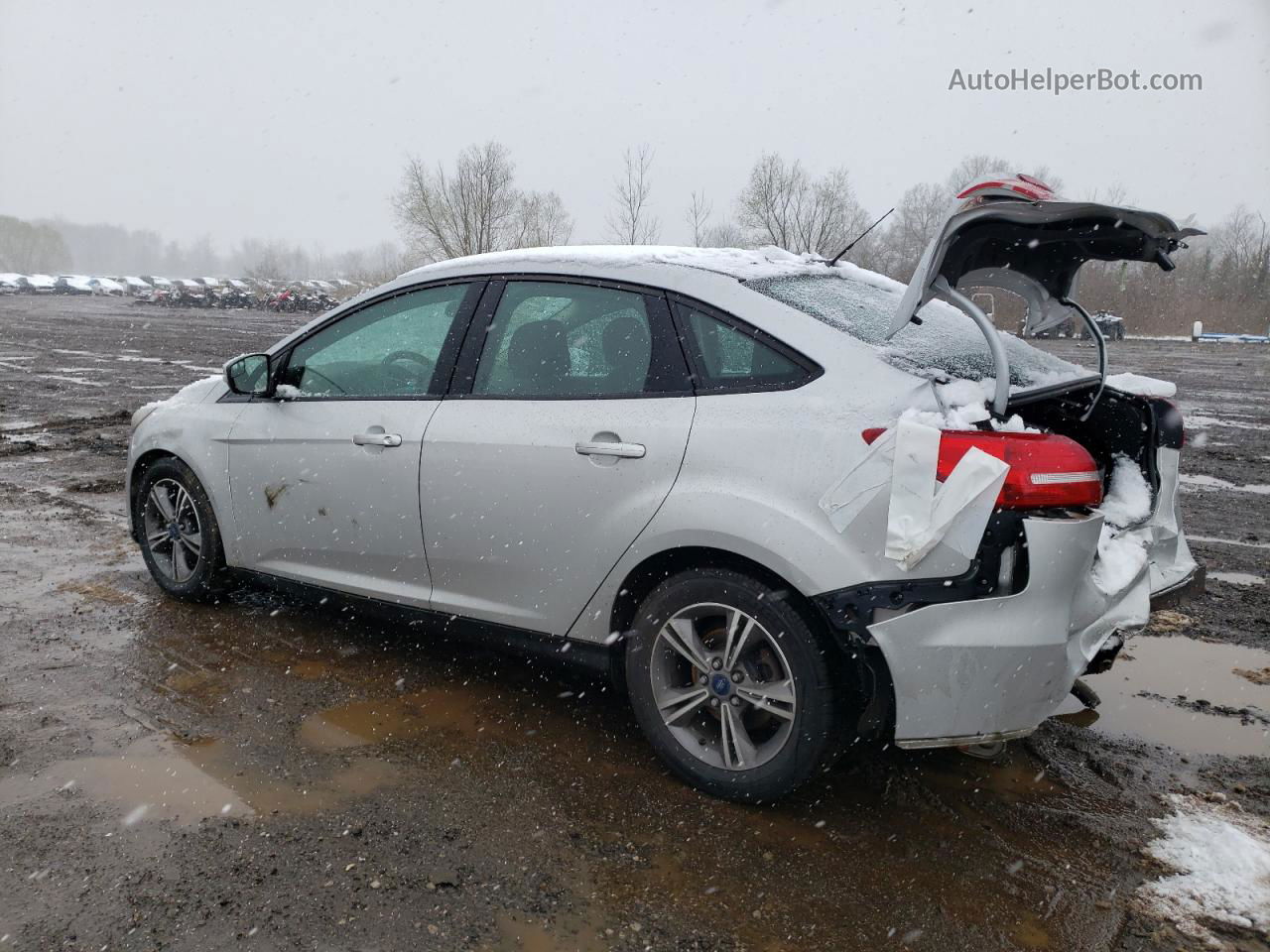 2017 Ford Focus Se Silver vin: 1FADP3FE2HL302651