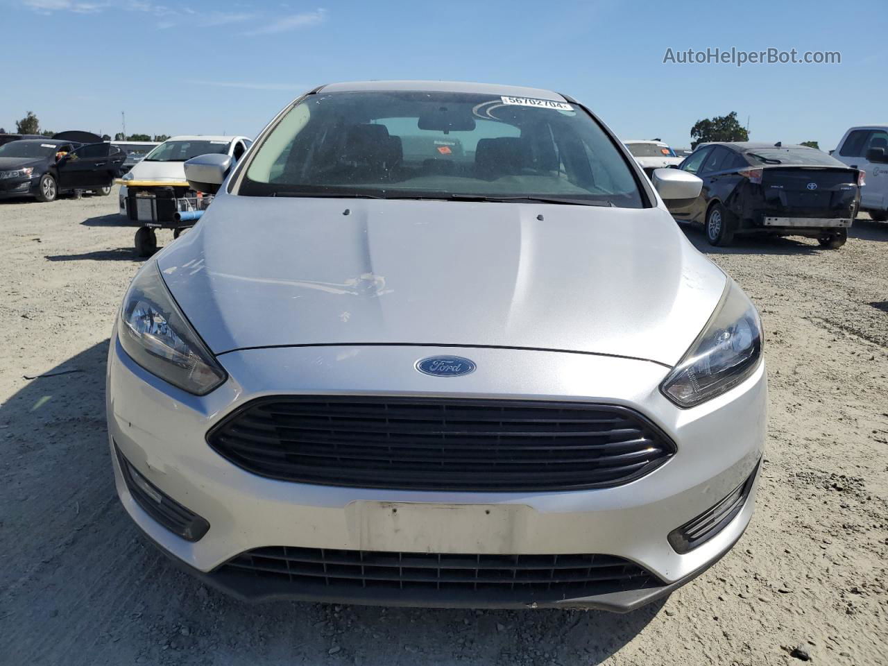 2018 Ford Focus Se Silver vin: 1FADP3FE3JL223902