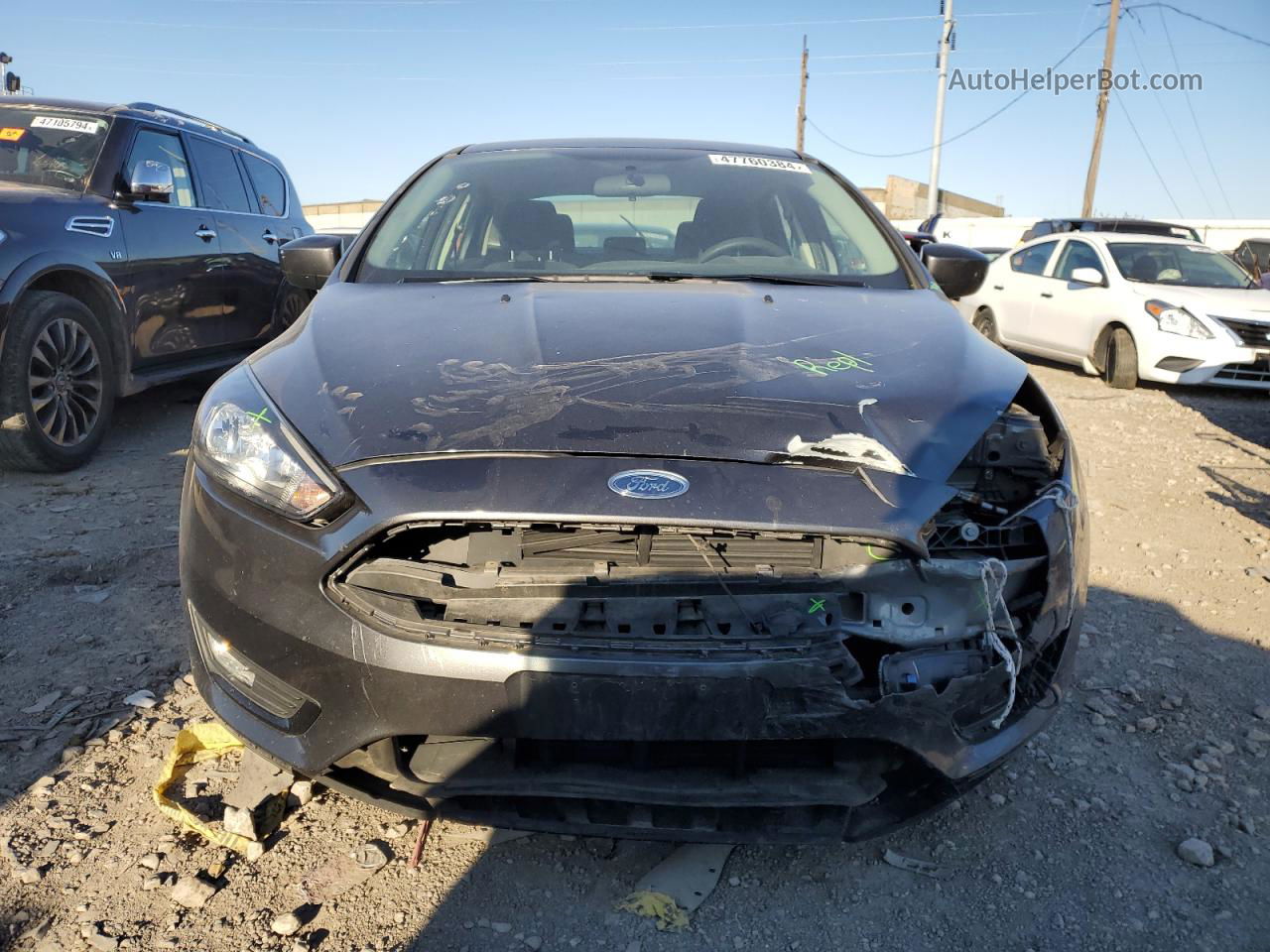 2018 Ford Focus Se Silver vin: 1FADP3FE4JL222368