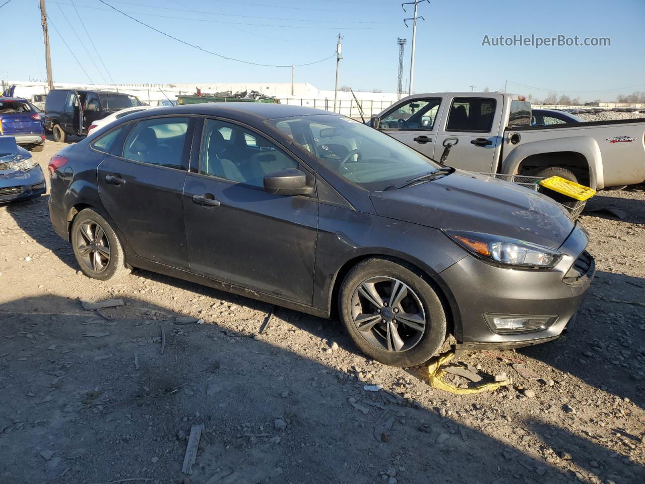 2018 Ford Focus Se Silver vin: 1FADP3FE4JL222368