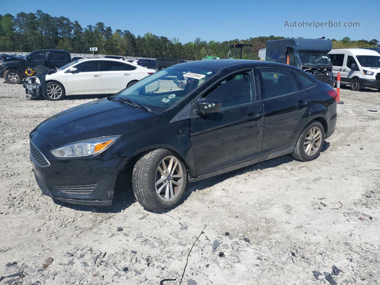 2018 Ford Focus Se Black vin: 1FADP3FE5JL208463