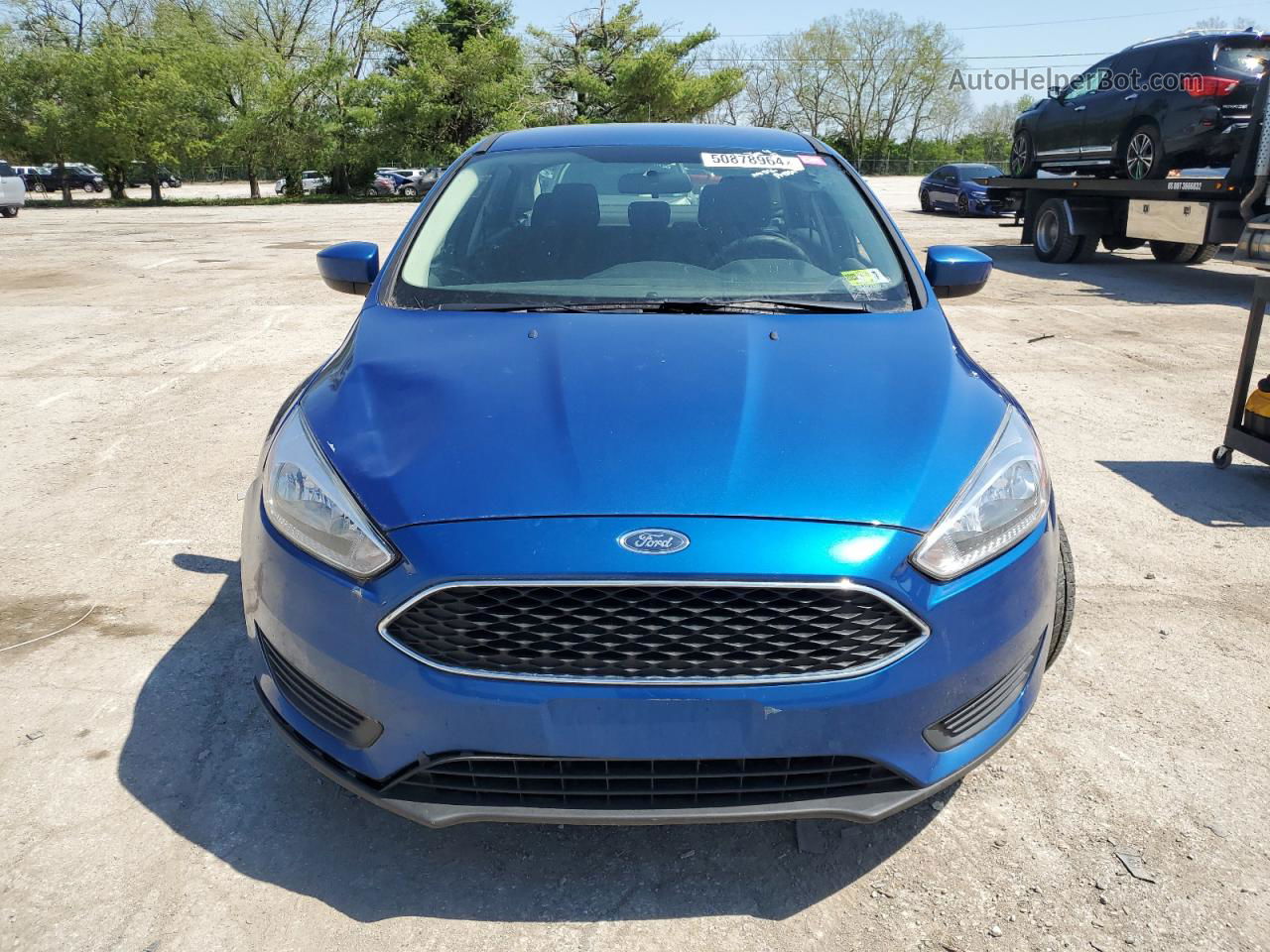 2018 Ford Focus Se Blue vin: 1FADP3FE6JL265142