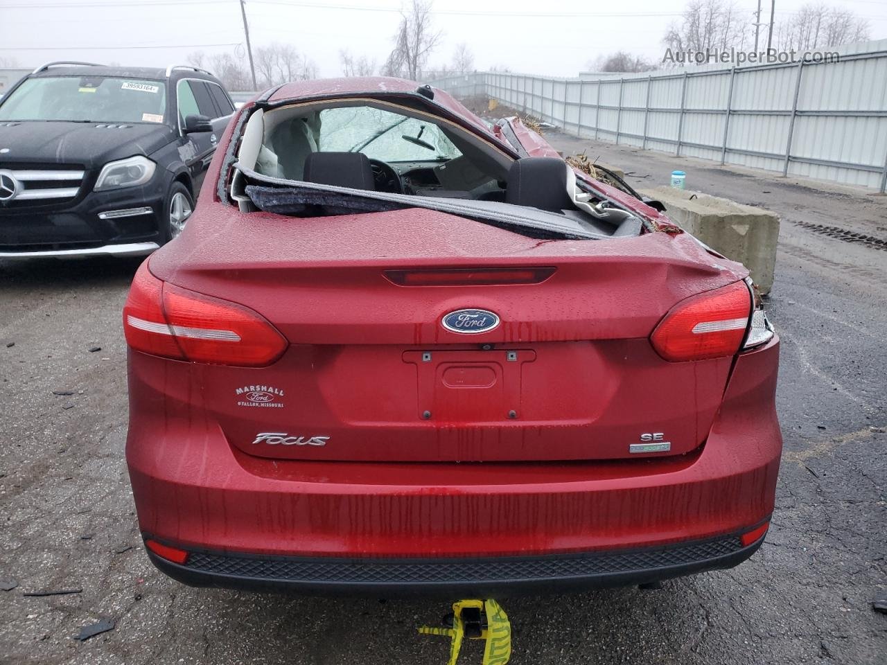 2015 Ford Focus Se Red vin: 1FADP3FE7FL281003