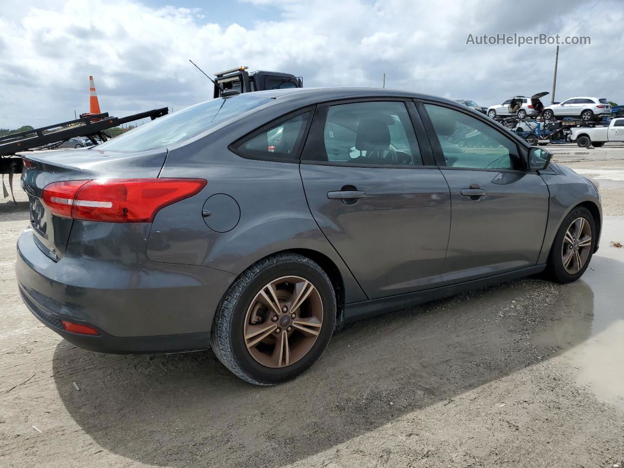 2018 Ford Focus Se Угольный vin: 1FADP3FE7JL209274