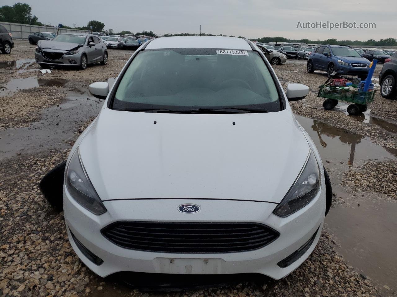 2018 Ford Focus Se White vin: 1FADP3FE7JL223398