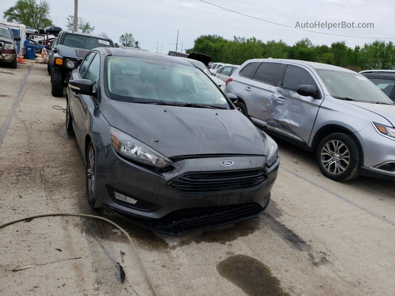 2016 Ford Focus Se Gray vin: 1FADP3FE8GL235777