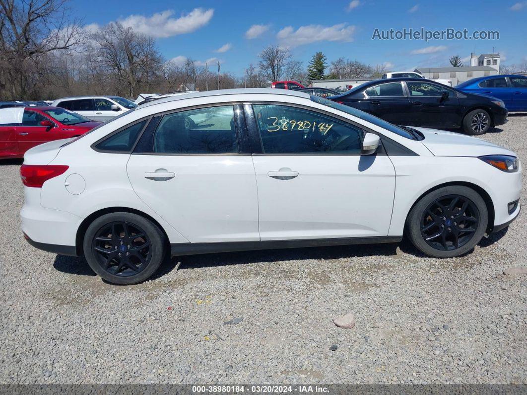 2016 Ford Focus Se White vin: 1FADP3FE8GL257603