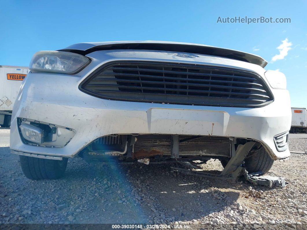 2017 Ford Focus Se Silver vin: 1FADP3FE8HL256629