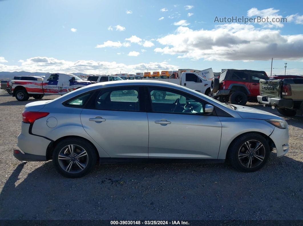 2017 Ford Focus Se Silver vin: 1FADP3FE8HL256629