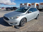 2017 Ford Focus Se Серебряный vin: 1FADP3FE8HL256629