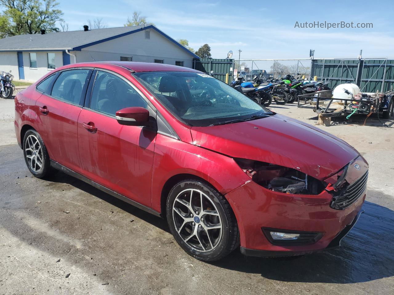 2017 Ford Focus Se Red vin: 1FADP3FE8HL332415