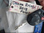 2018 Ford Focus Se Red vin: 1FADP3FE8JL238279