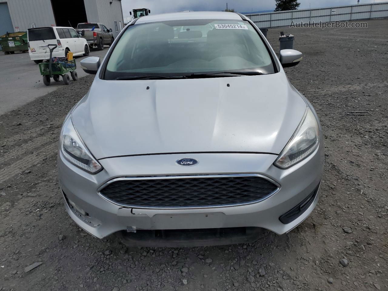 2015 Ford Focus Se Серебряный vin: 1FADP3FE9FL222549