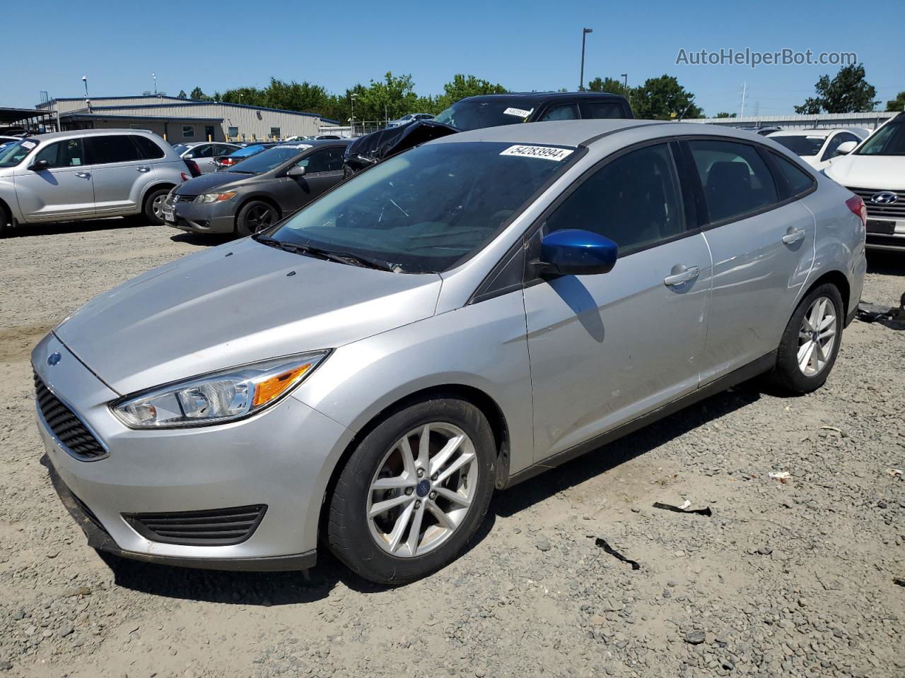 2018 Ford Focus Se Silver vin: 1FADP3FE9JL224326