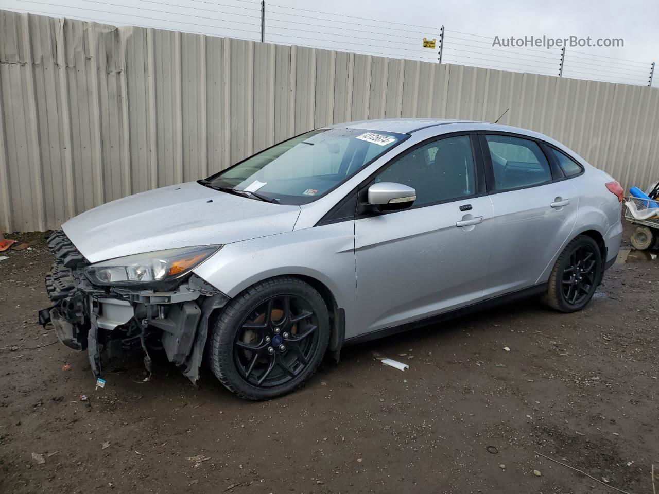 2016 Ford Focus Se Серебряный vin: 1FADP3FEXGL207883