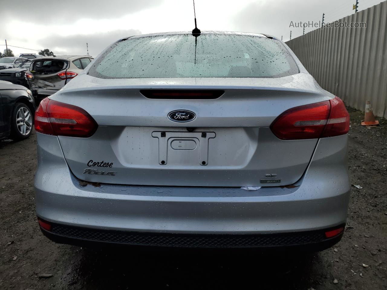 2016 Ford Focus Se Silver vin: 1FADP3FEXGL207883