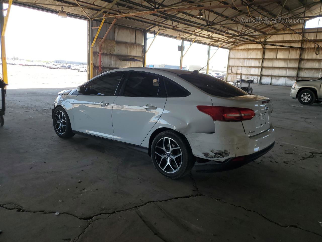 2017 Ford Focus Sel White vin: 1FADP3H24HL287394