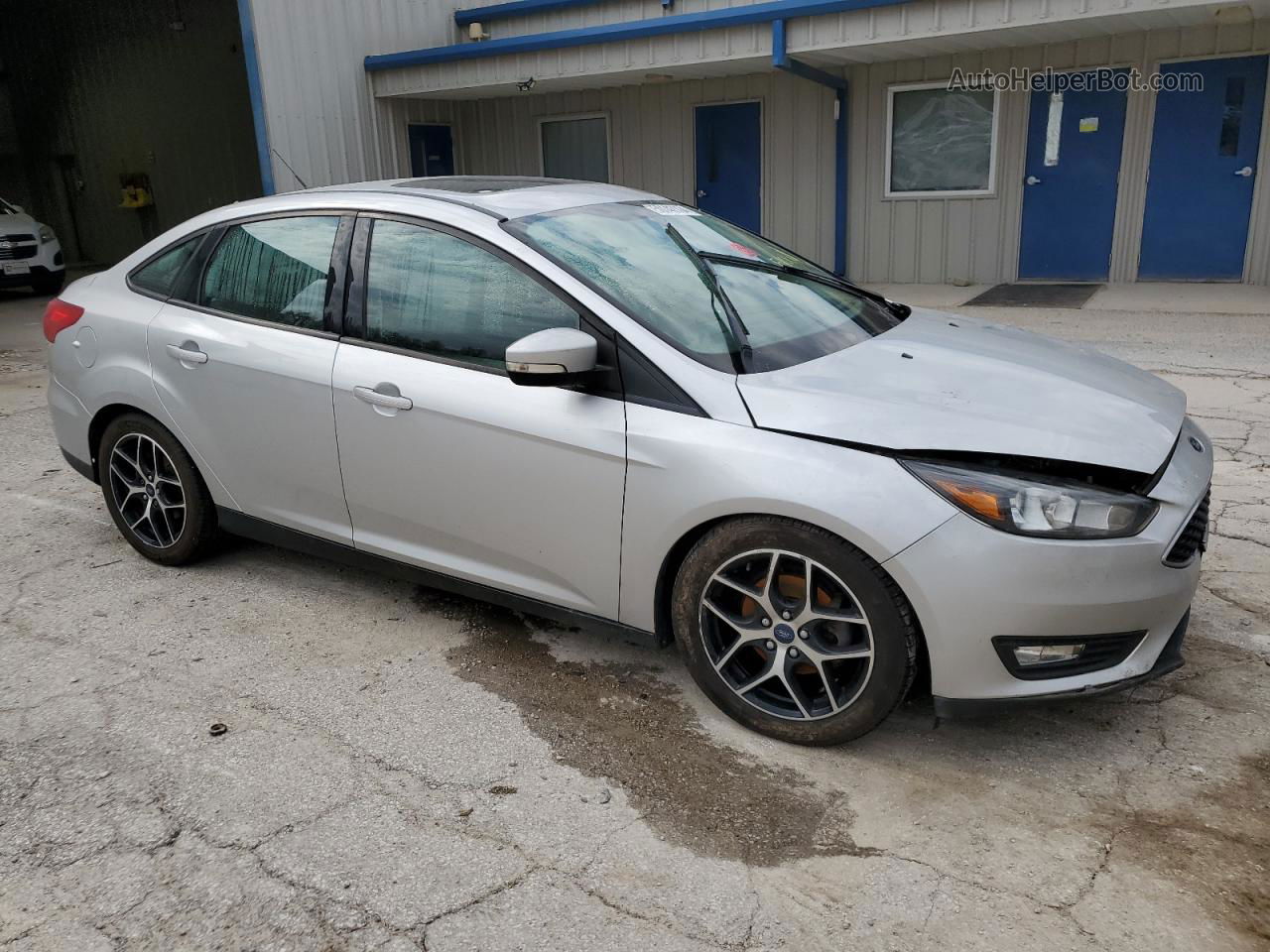 2018 Ford Focus Sel Серебряный vin: 1FADP3H24JL261805