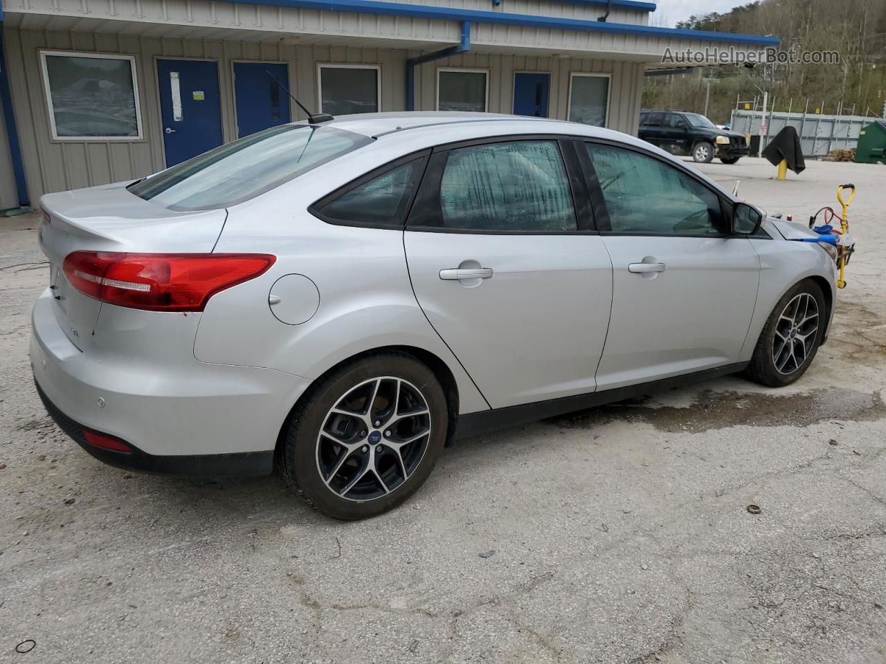 2018 Ford Focus Sel Серебряный vin: 1FADP3H24JL261805