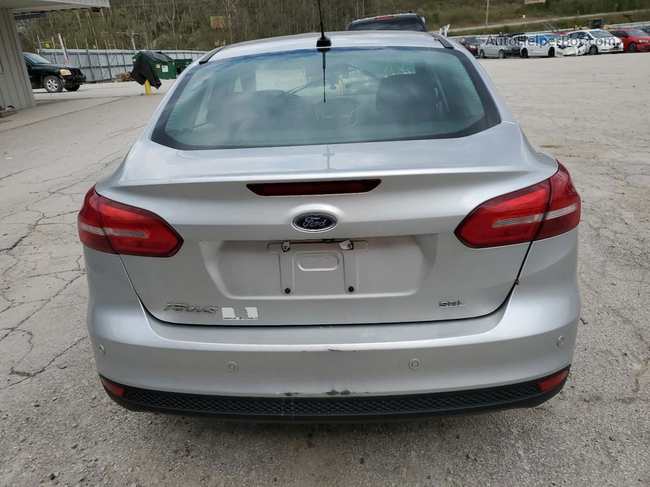 2018 Ford Focus Sel Серебряный vin: 1FADP3H24JL261805