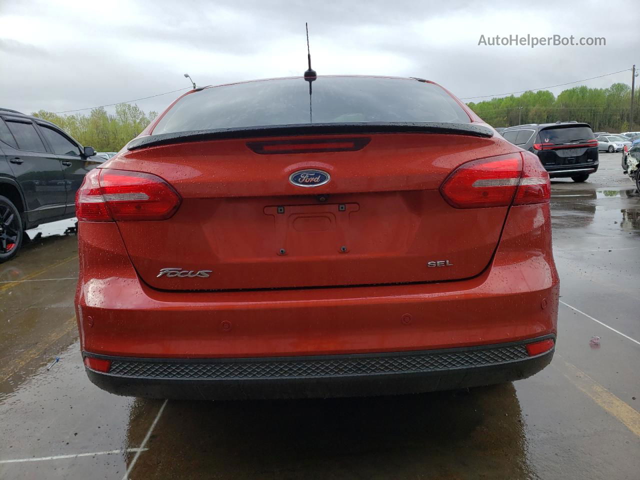 2018 Ford Focus Sel Red vin: 1FADP3H25JL261800