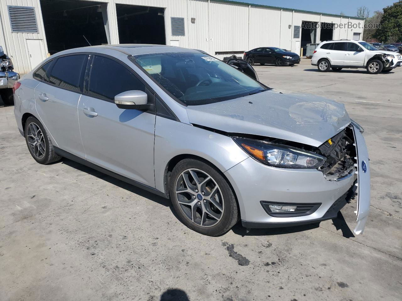 2018 Ford Focus Sel Серебряный vin: 1FADP3H26JL238364