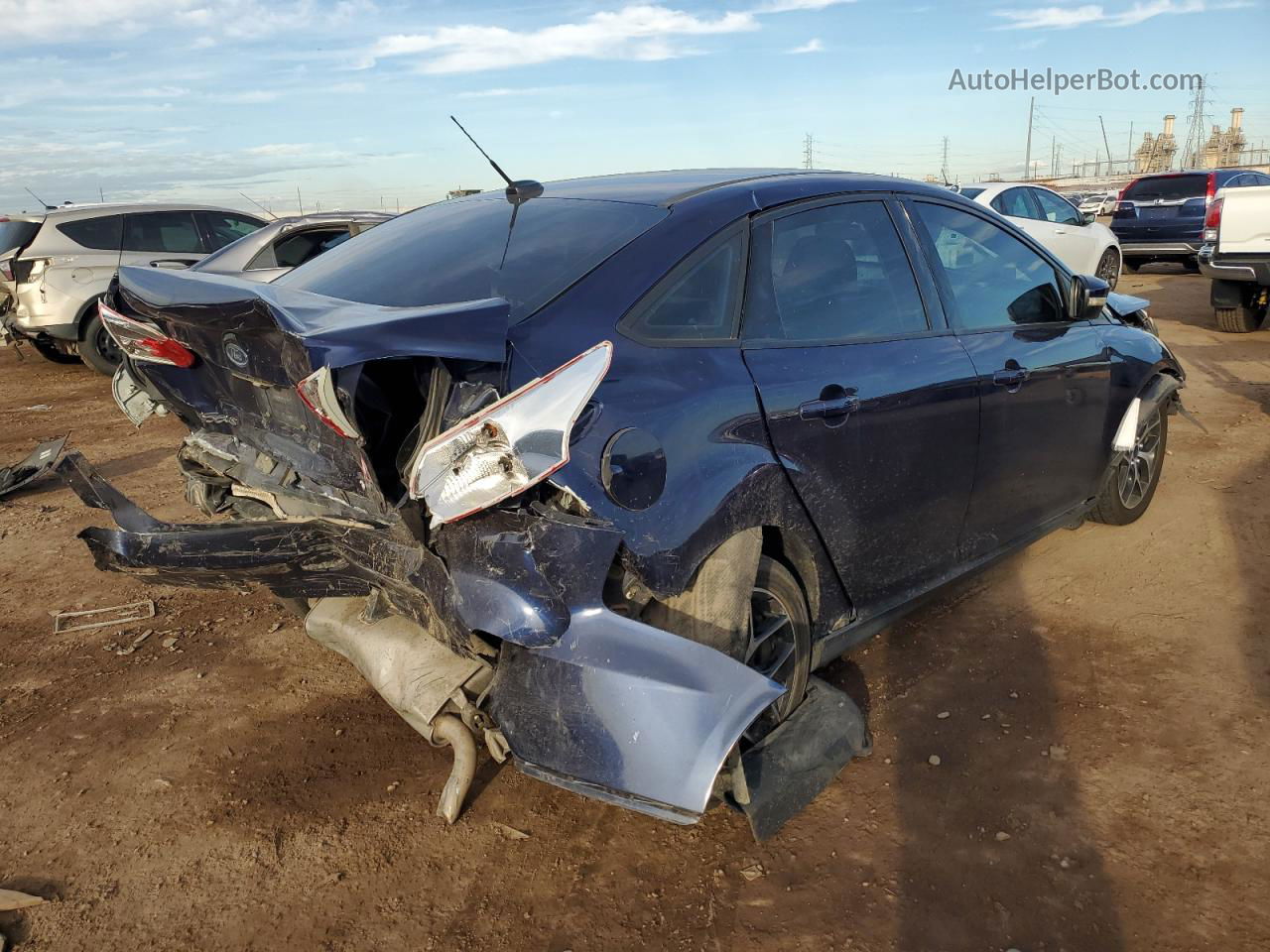 2017 Ford Focus Sel Blue vin: 1FADP3H2XHL237518