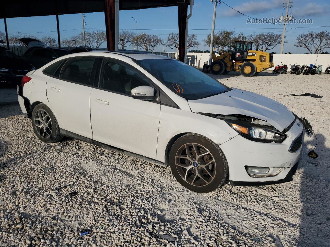 2018 Ford Focus Sel White vin: 1FADP3H2XJL245575