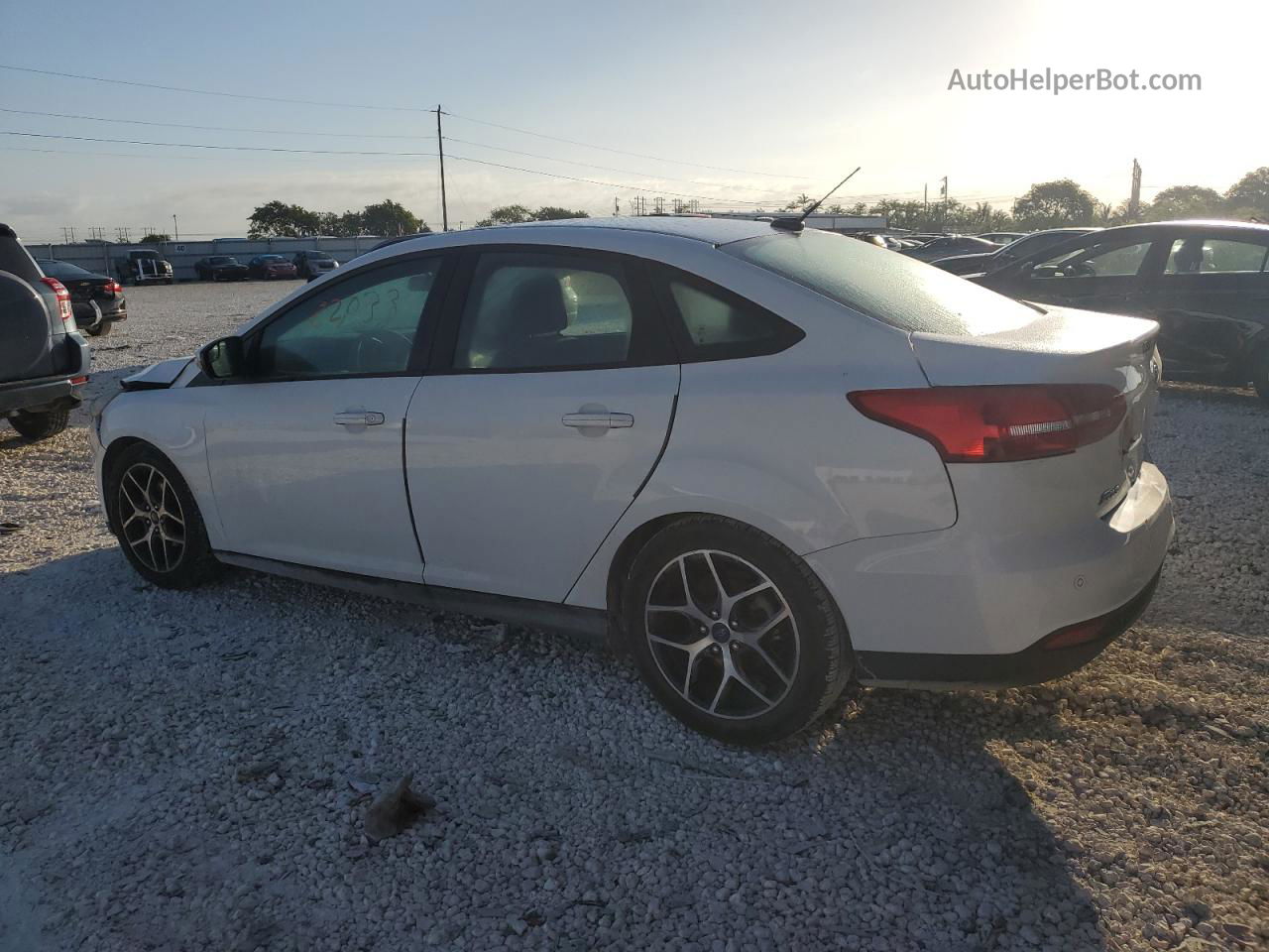 2018 Ford Focus Sel White vin: 1FADP3H2XJL245575