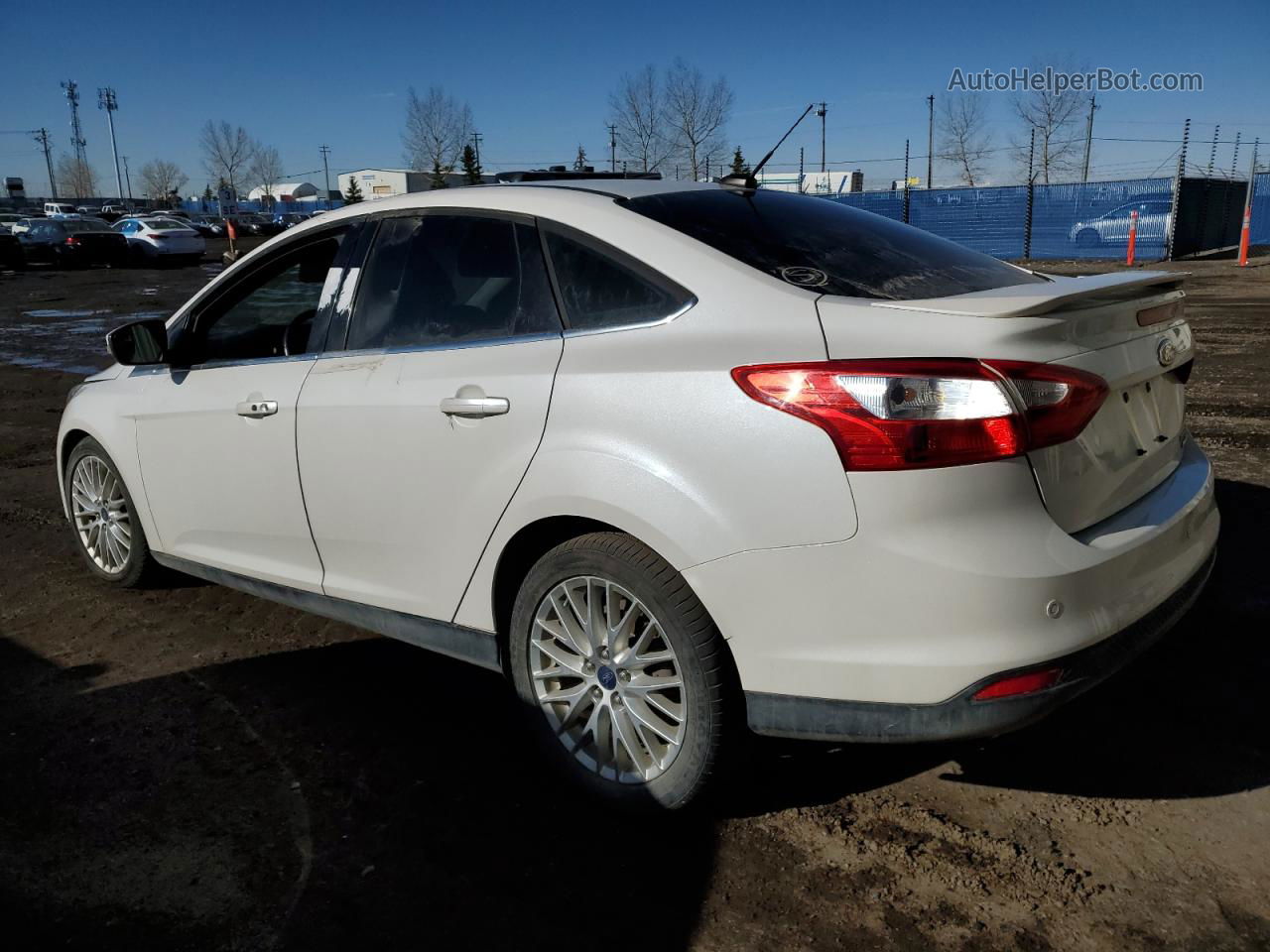 2013 Ford Focus Titanium White vin: 1FADP3J20DL248693