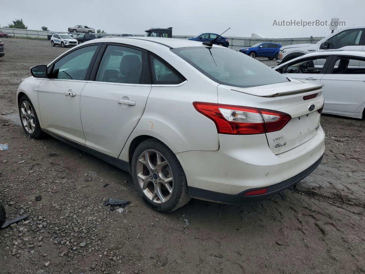 2013 Ford Focus Titanium White vin: 1FADP3J20DL300016