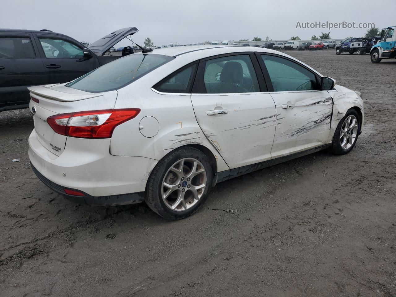 2013 Ford Focus Titanium White vin: 1FADP3J20DL300016