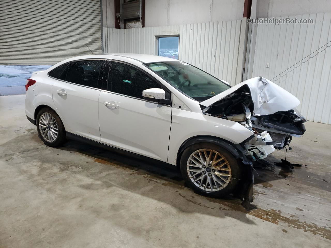 2014 Ford Focus Titanium White vin: 1FADP3J20EL270582