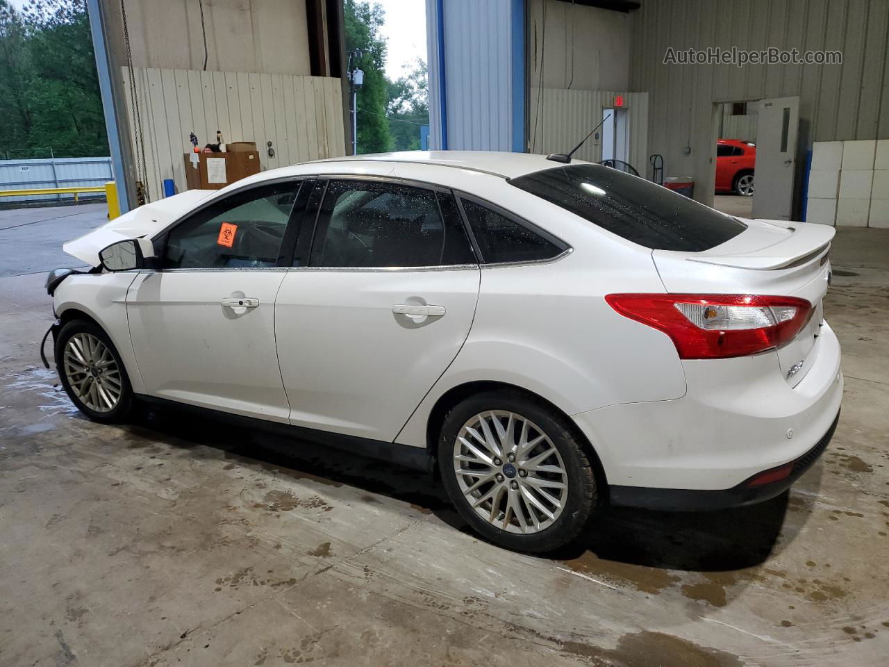 2014 Ford Focus Titanium White vin: 1FADP3J20EL270582