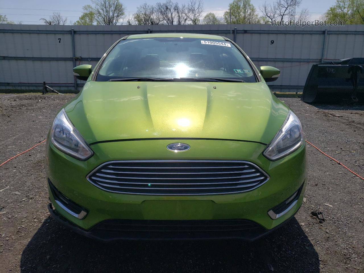 2018 Ford Focus Titanium Green vin: 1FADP3J24JL252838