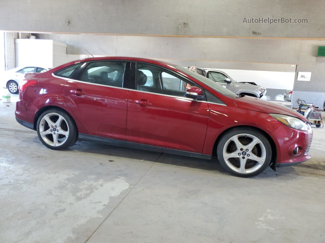 2014 Ford Focus Titanium Красный vin: 1FADP3J25EL127594