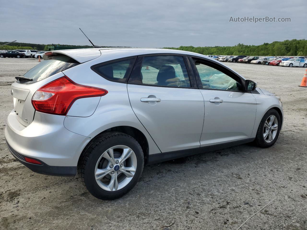 2014 Ford Focus Se Silver vin: 1FADP3K20EL313588